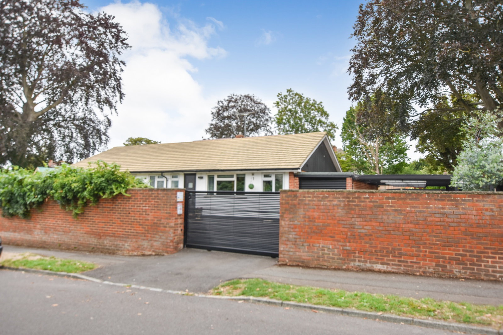 Detached House for rent in Epsom, Alexandra Road, Epsom, KT17 4DA, 2132 m²