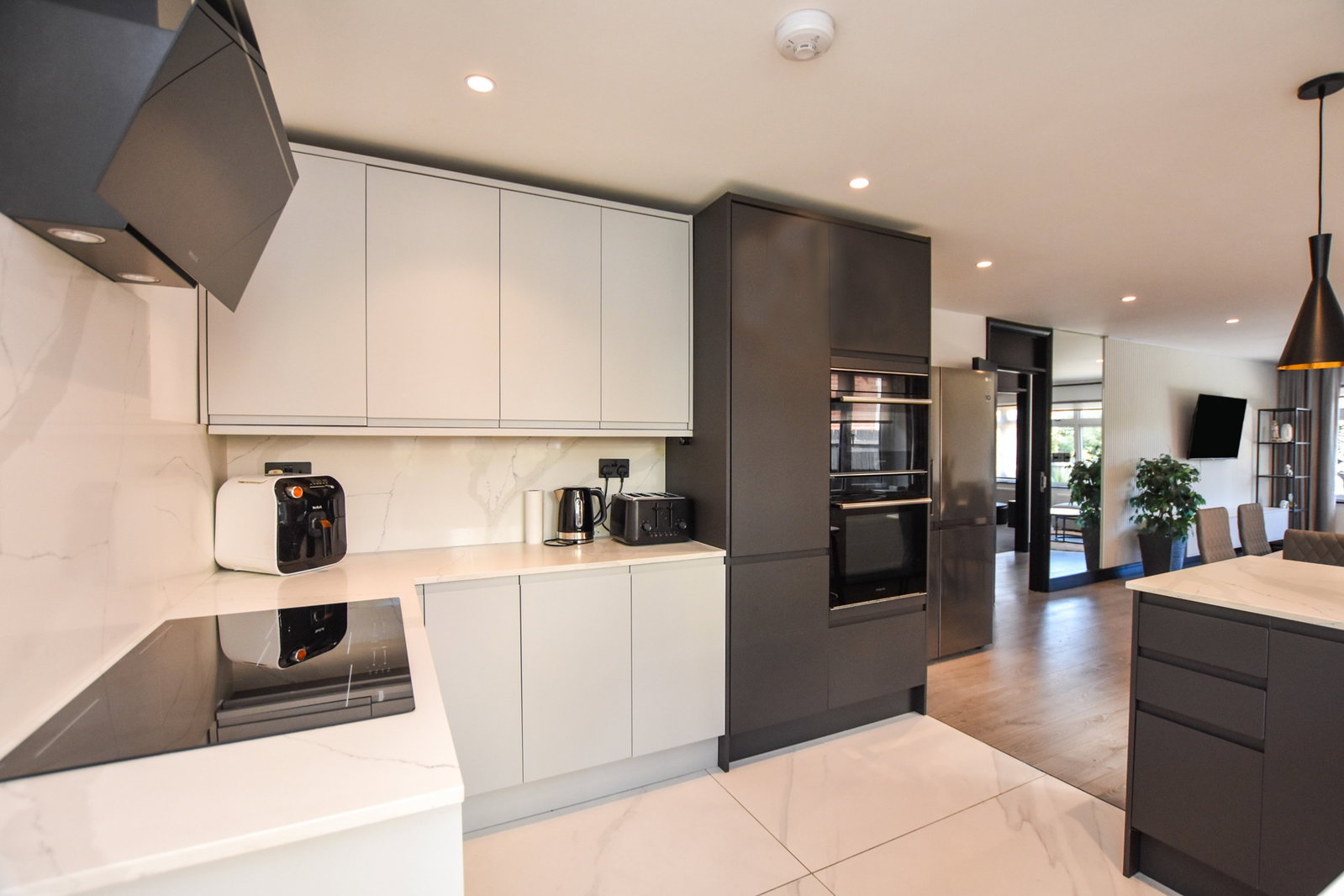 Detached House for rent in Epsom, Alexandra Road, Epsom, KT17 4DA, 2132 m²