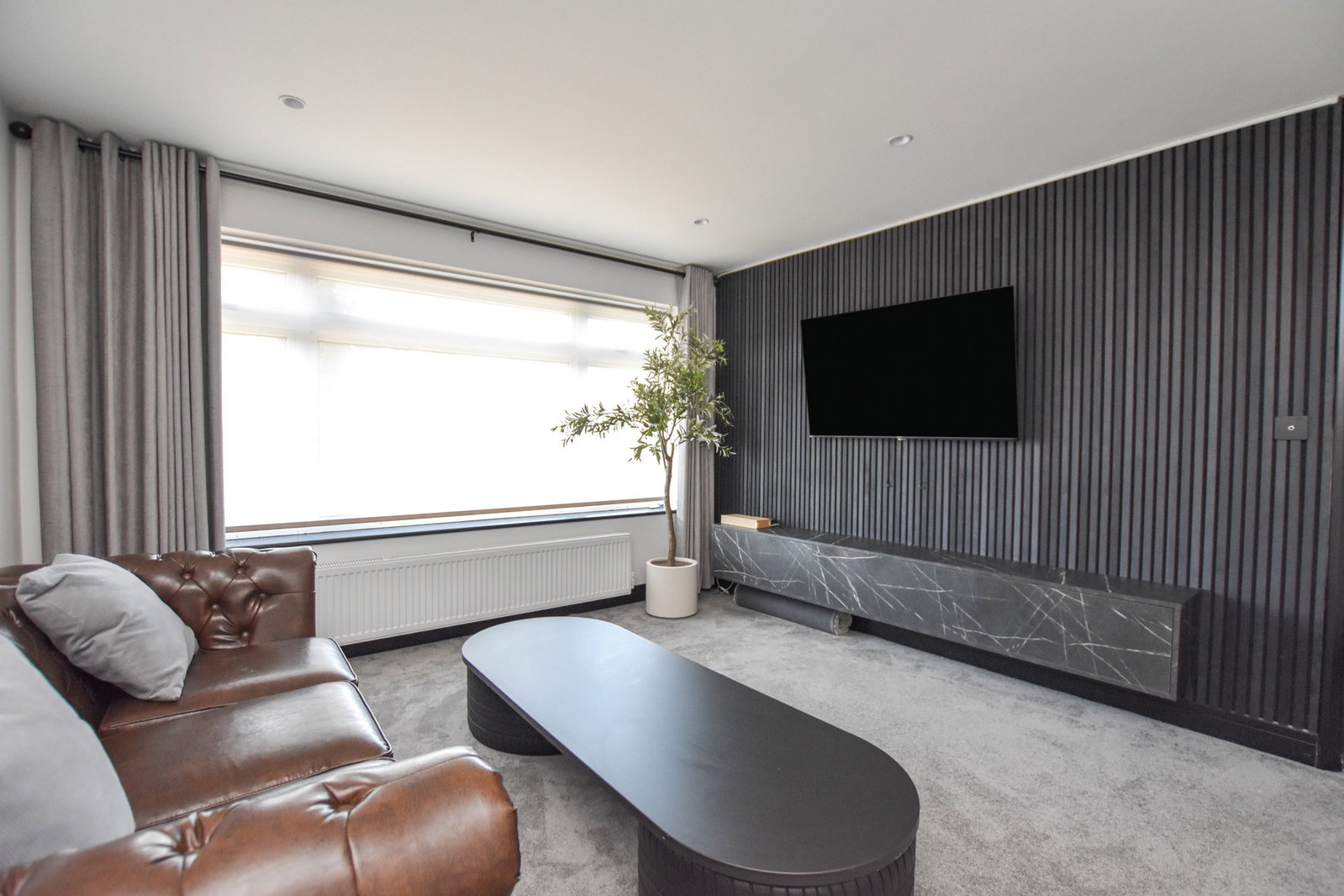 Detached House for rent in Epsom, Alexandra Road, Epsom, KT17 4DA, 2132 m²