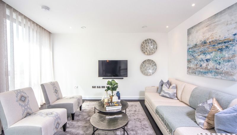 Apartment for rent in London, Charles Clowes Walk, Nine Elms, London, SW11, 886 m²
