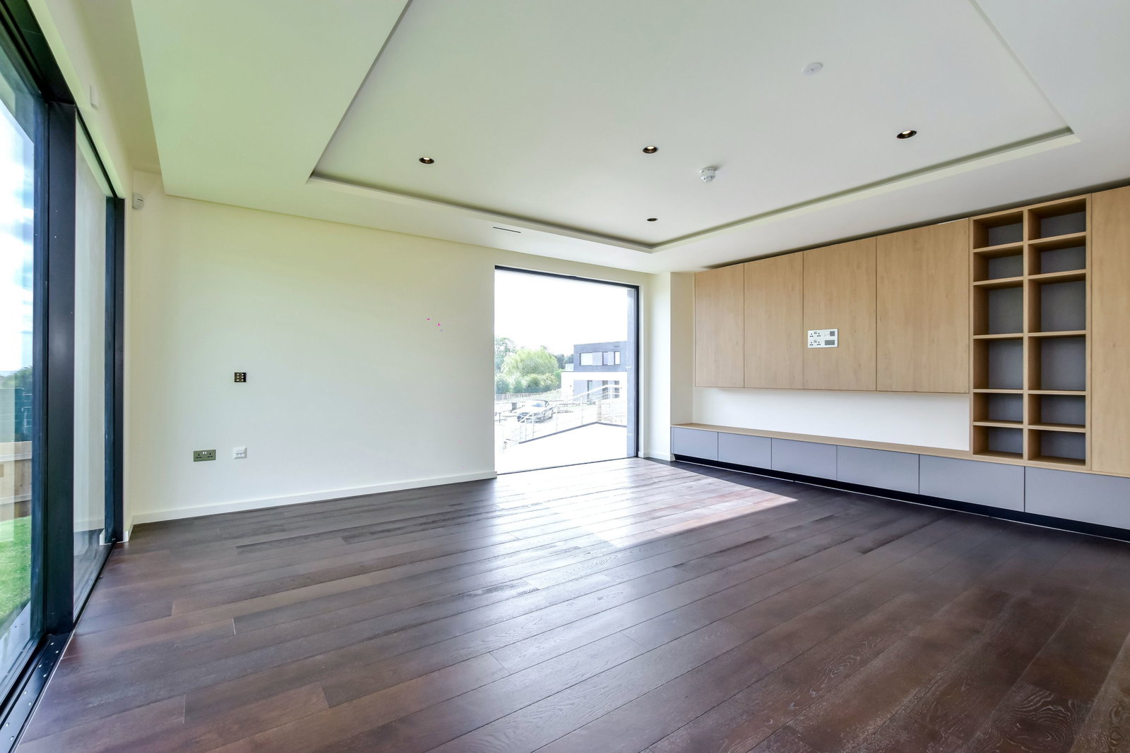 Detached House in Waltham Cross
