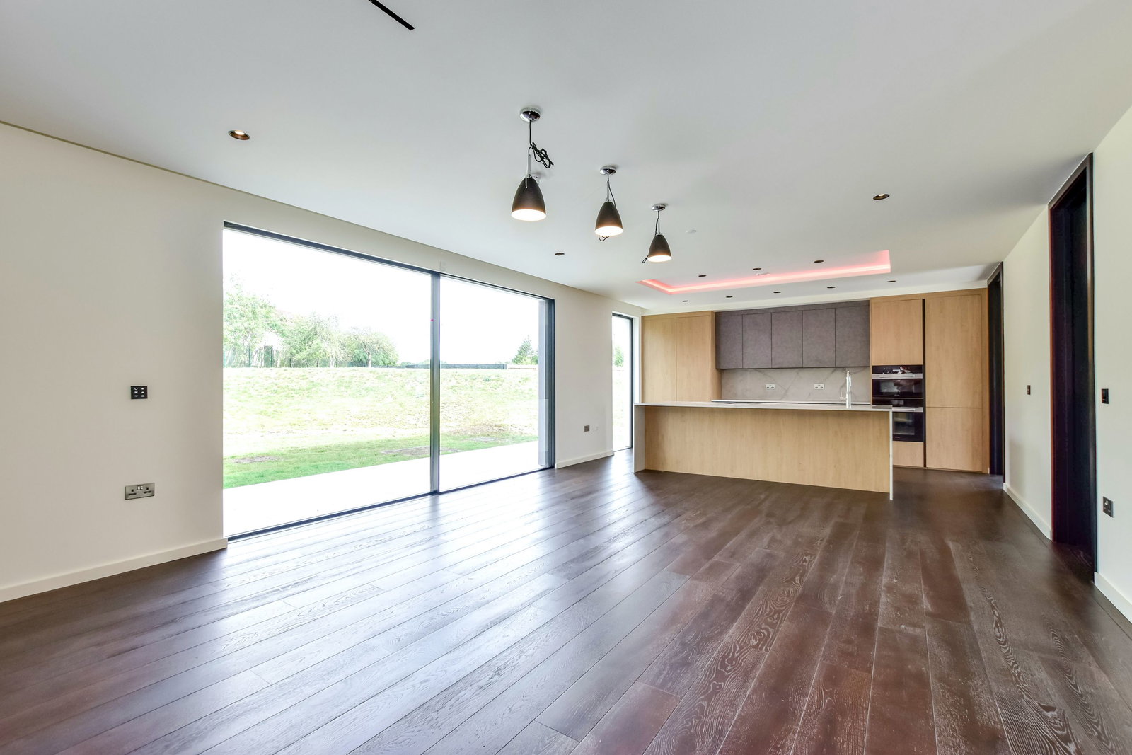 Detached House in Waltham Cross