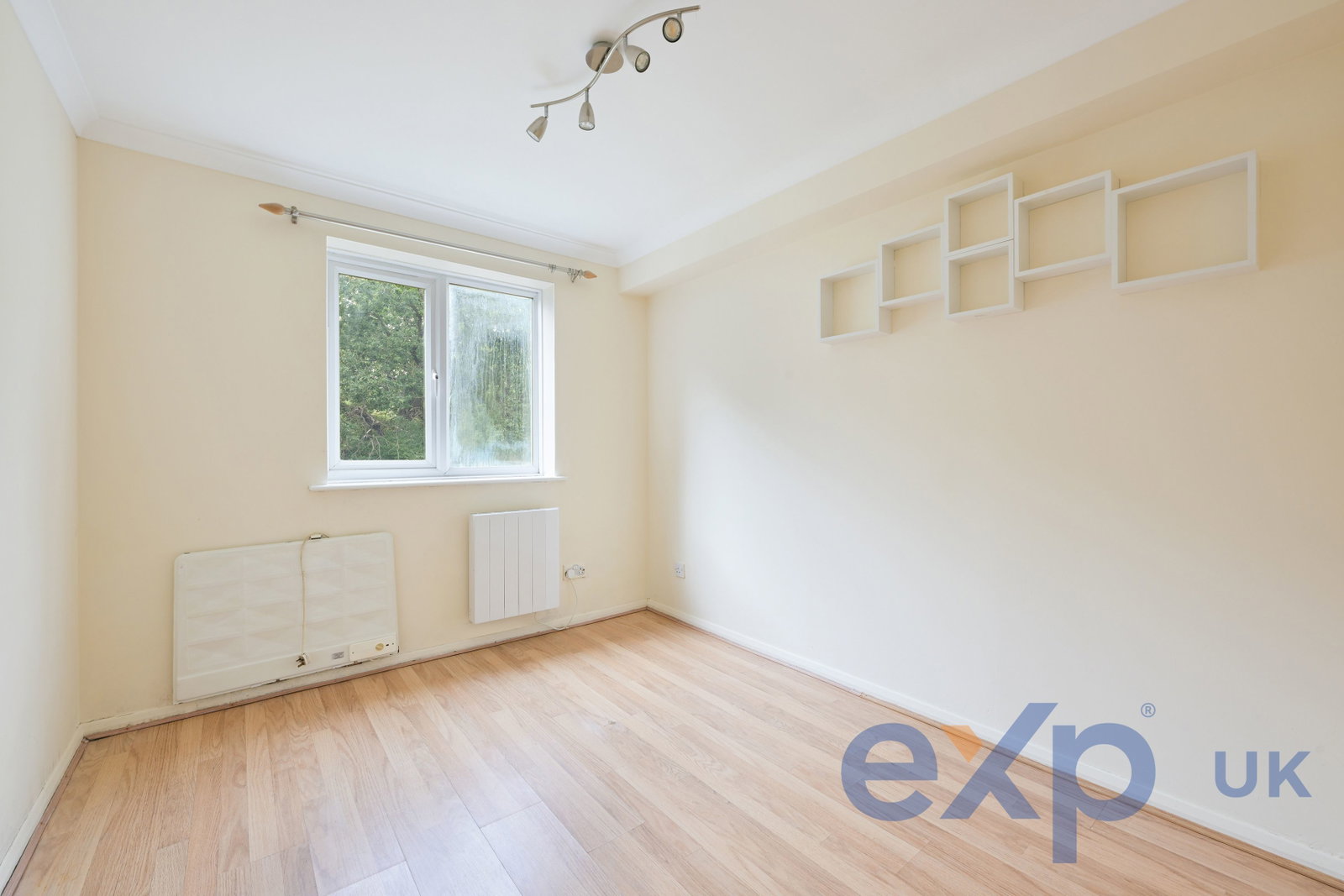 Flat in Worcester Park