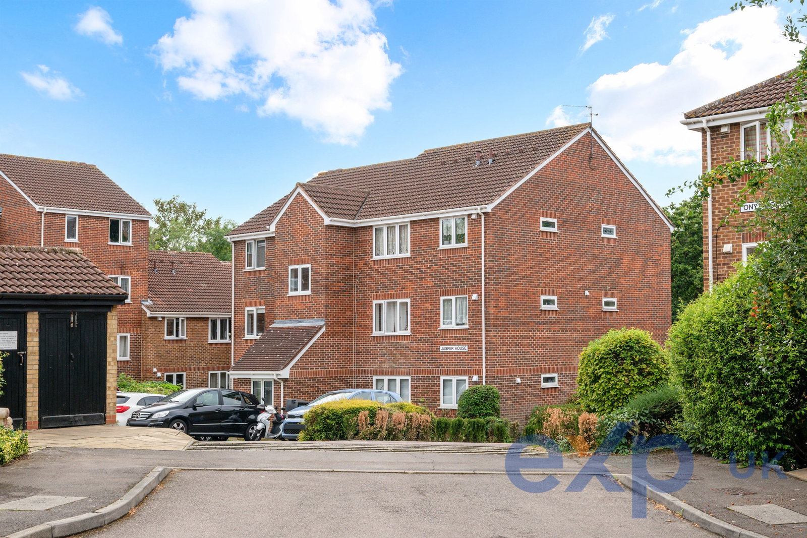 Flat in Worcester Park