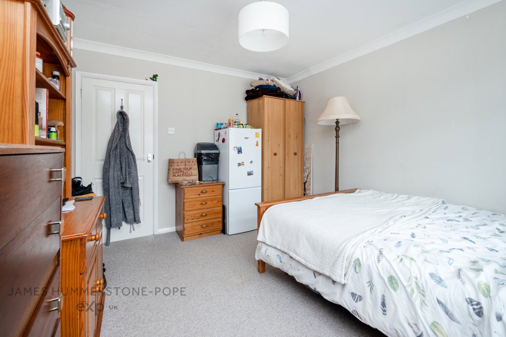 Semi Detached Bungalow in Ramsgate