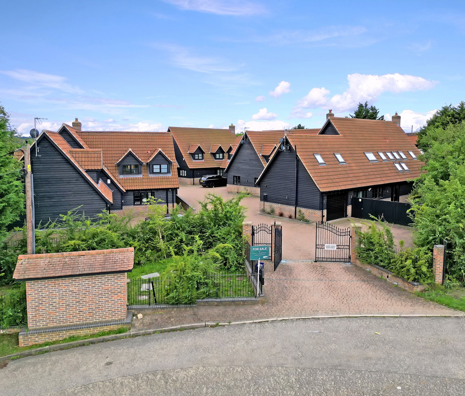 Detached House in Ongar