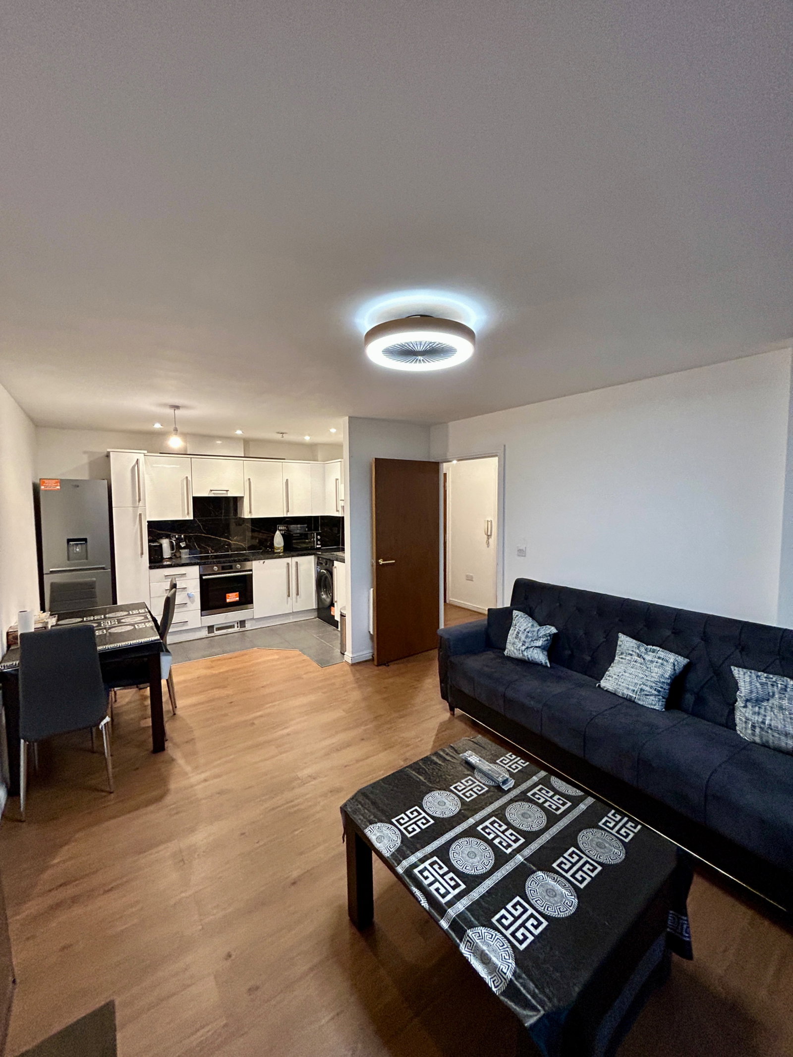 Apartment for rent in Hounslow, Prince Regent Road, Hounslow, TW3 1NN