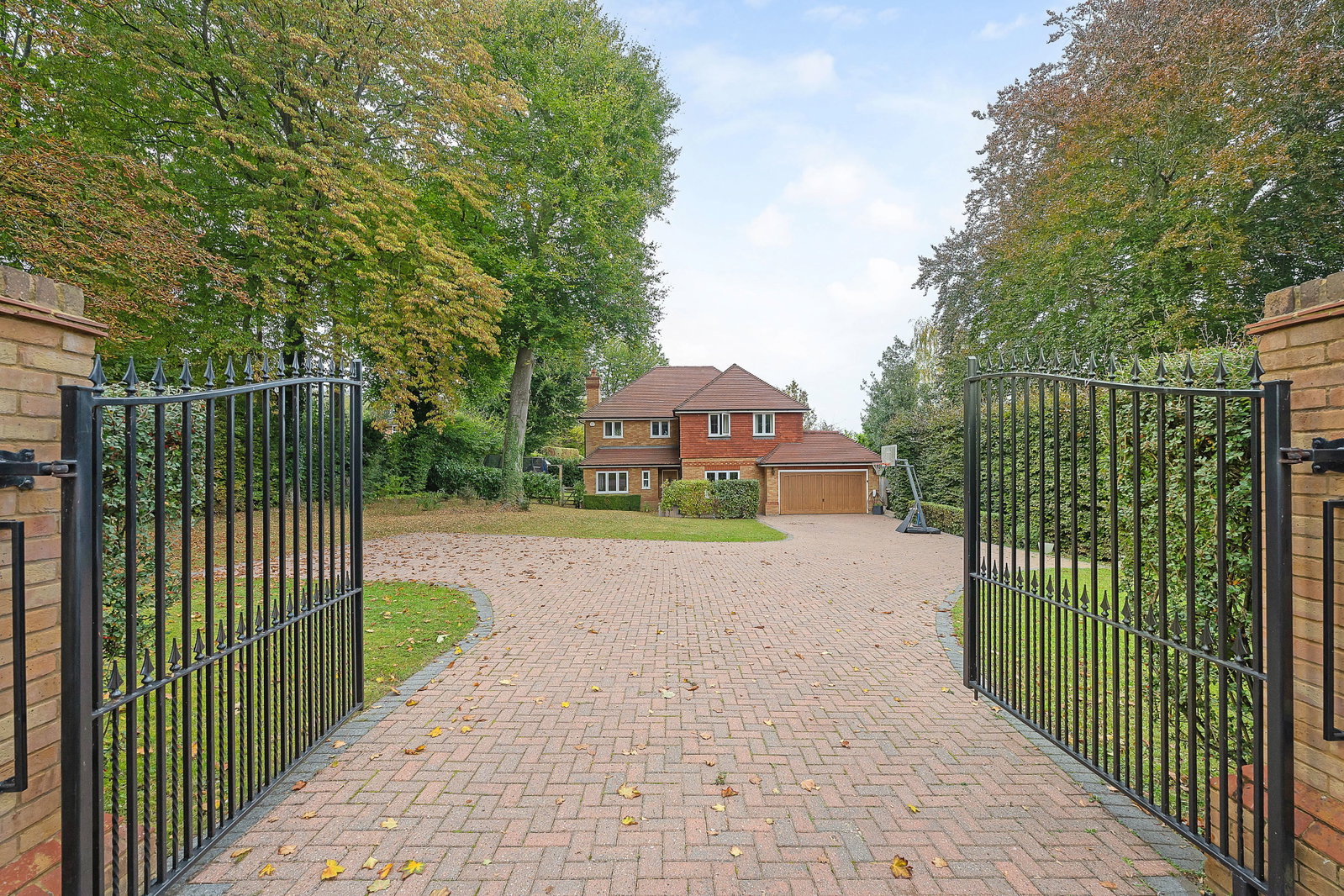 Detached House in Leatherhead