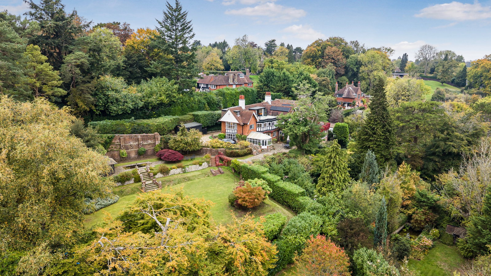 Semi Detached House in Woldingham