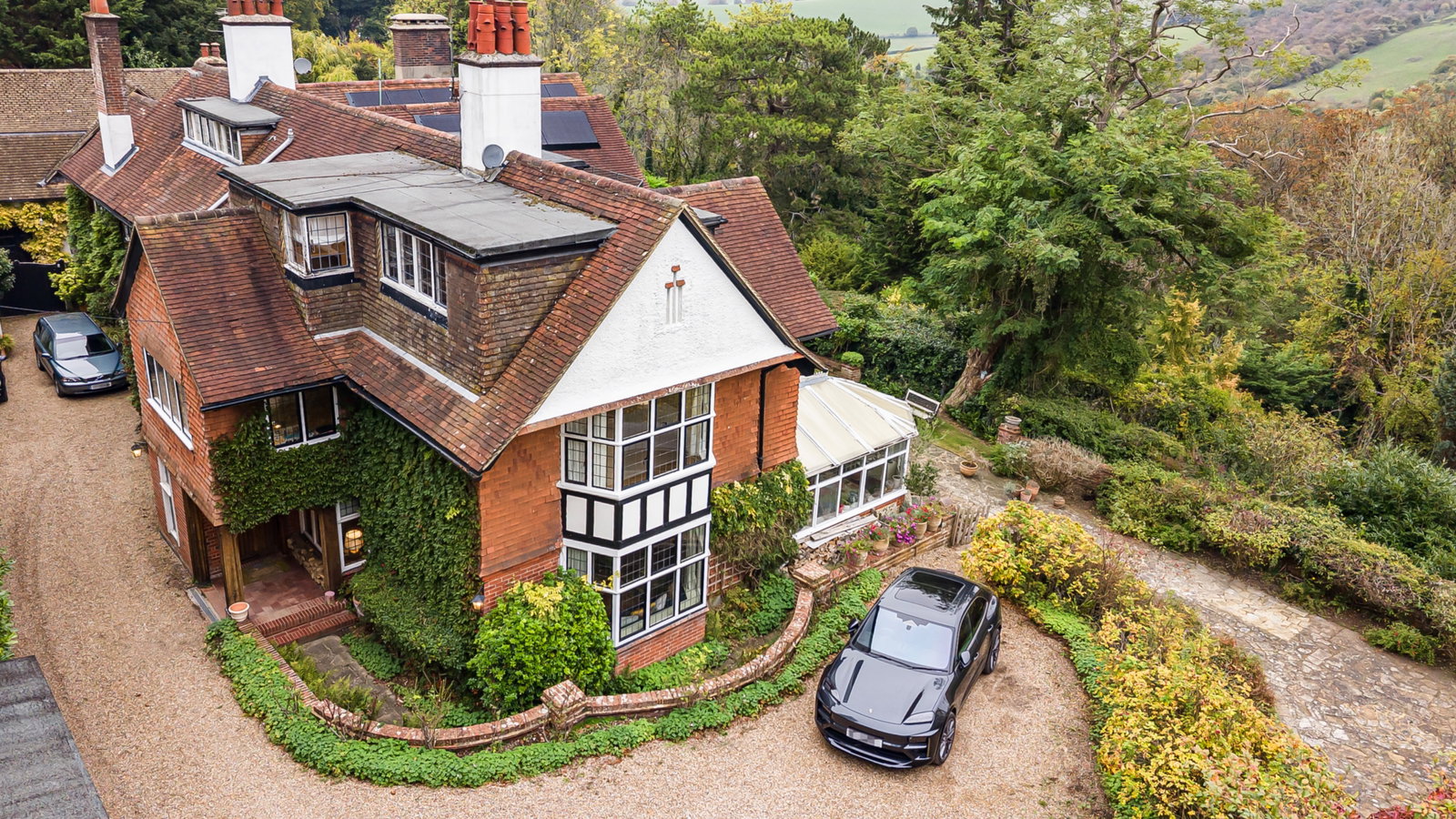 Semi Detached House in Woldingham