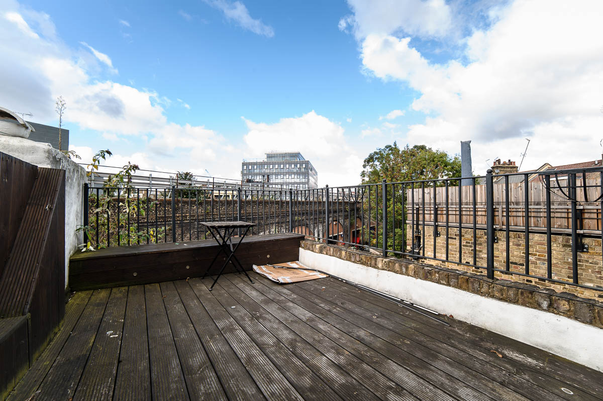 Flat for rent in London, Gleneldon Road, London, SW16 2BD
