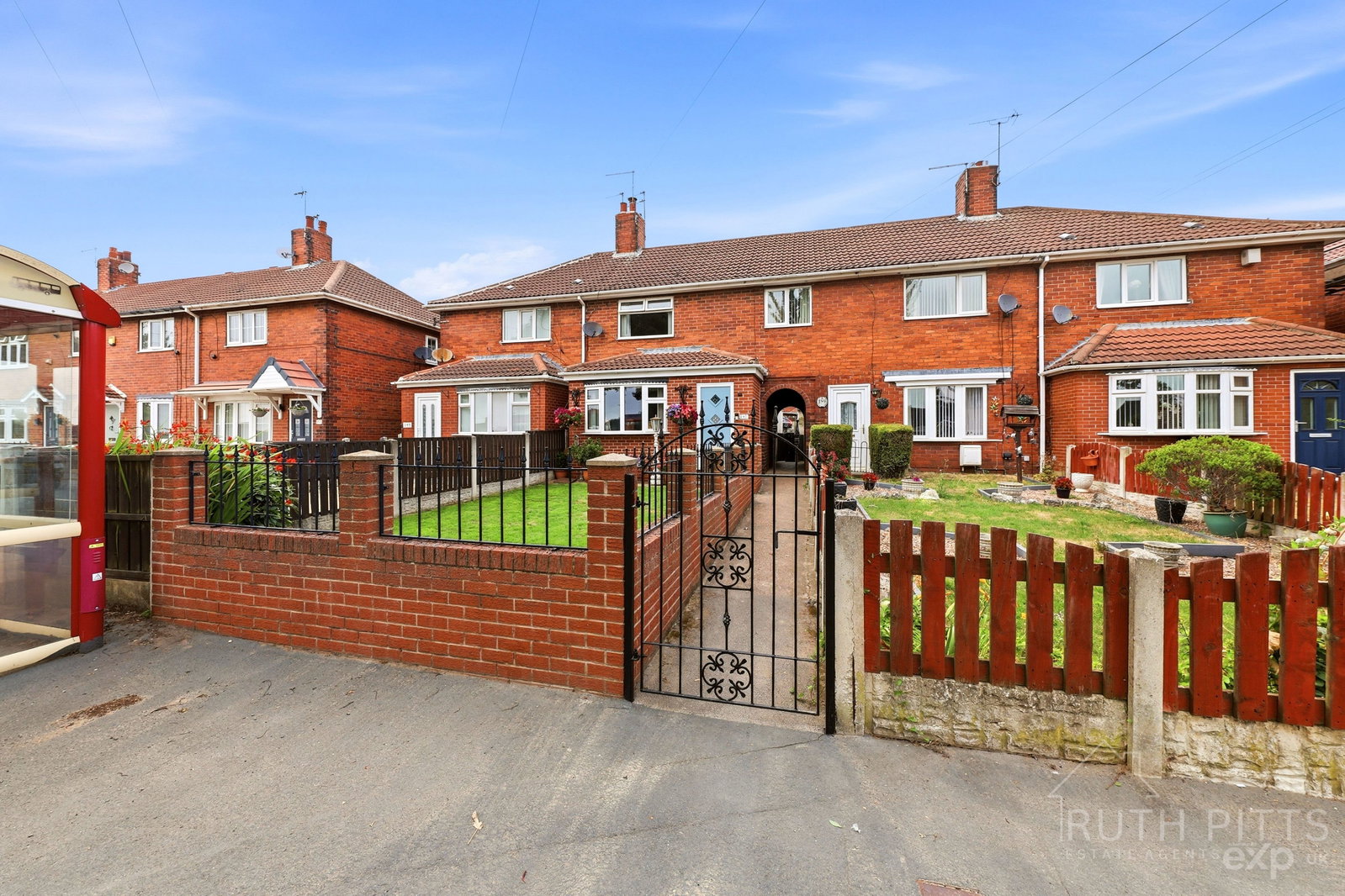 Semi Detached House in Pontefract