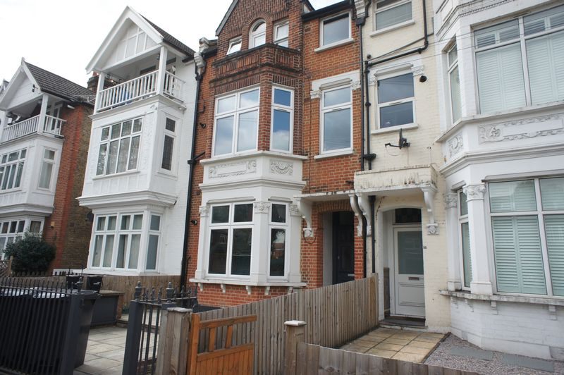 Flat for rent in London, London, SW2 4BD