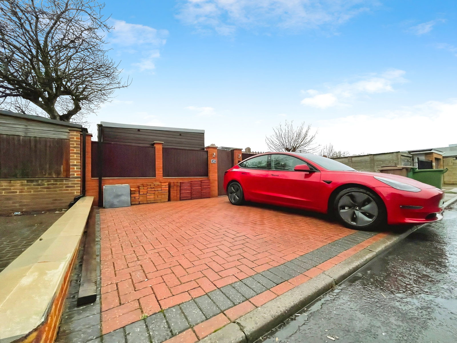 Semi Detached House in Sutton
