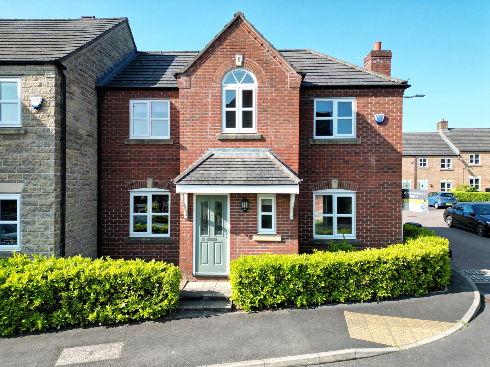 End Of Terrace House for rent in Stockport, Eastwood Drive, Marple, Stockport, 1001 m²