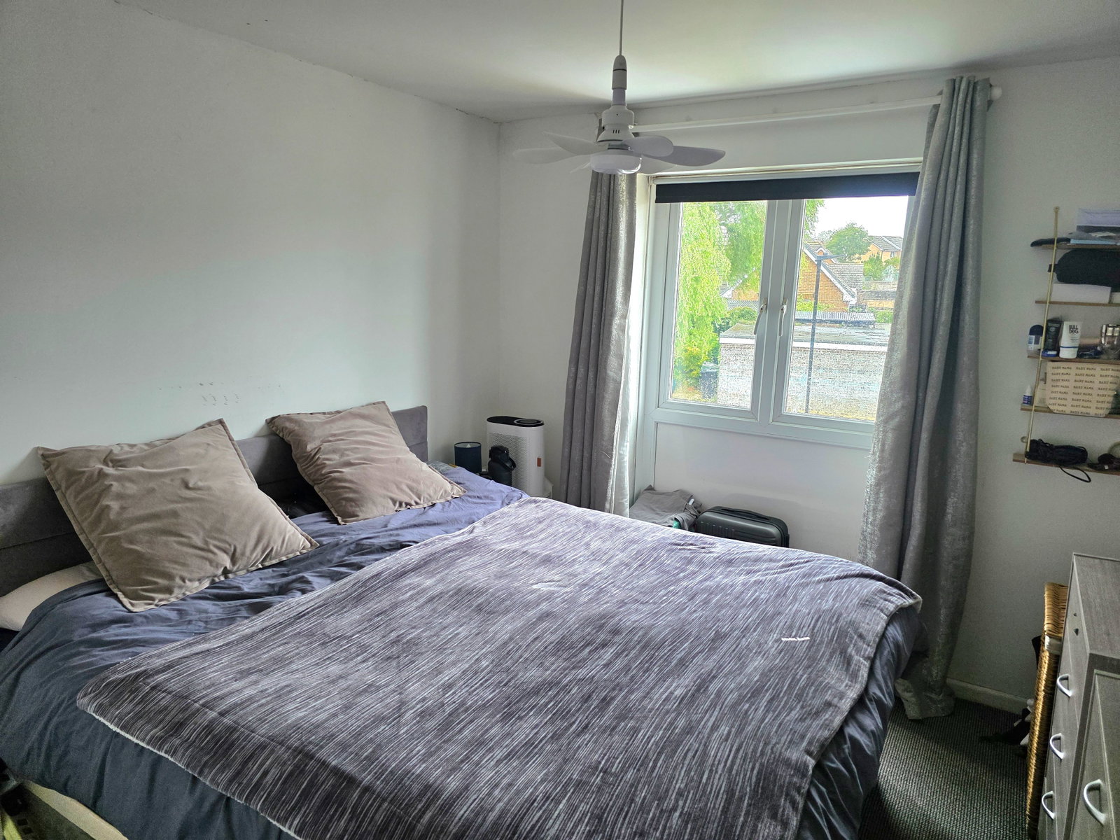 End Of Terrace House for rent in Newport, Spring Walk, Newport, PO30 5ND, 700 m²