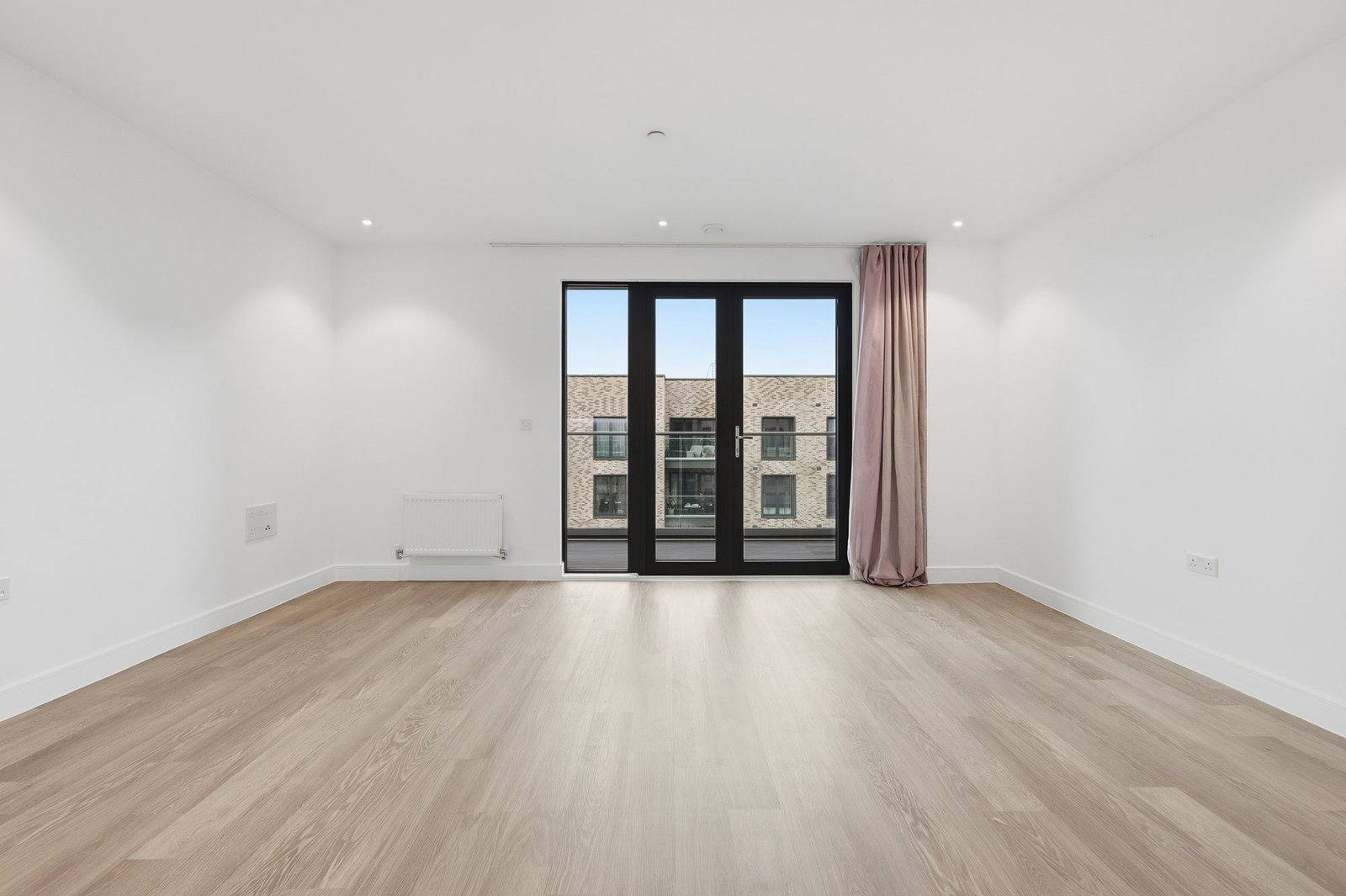 Apartment for rent in London, Creek Lane, SW18, 894 m²