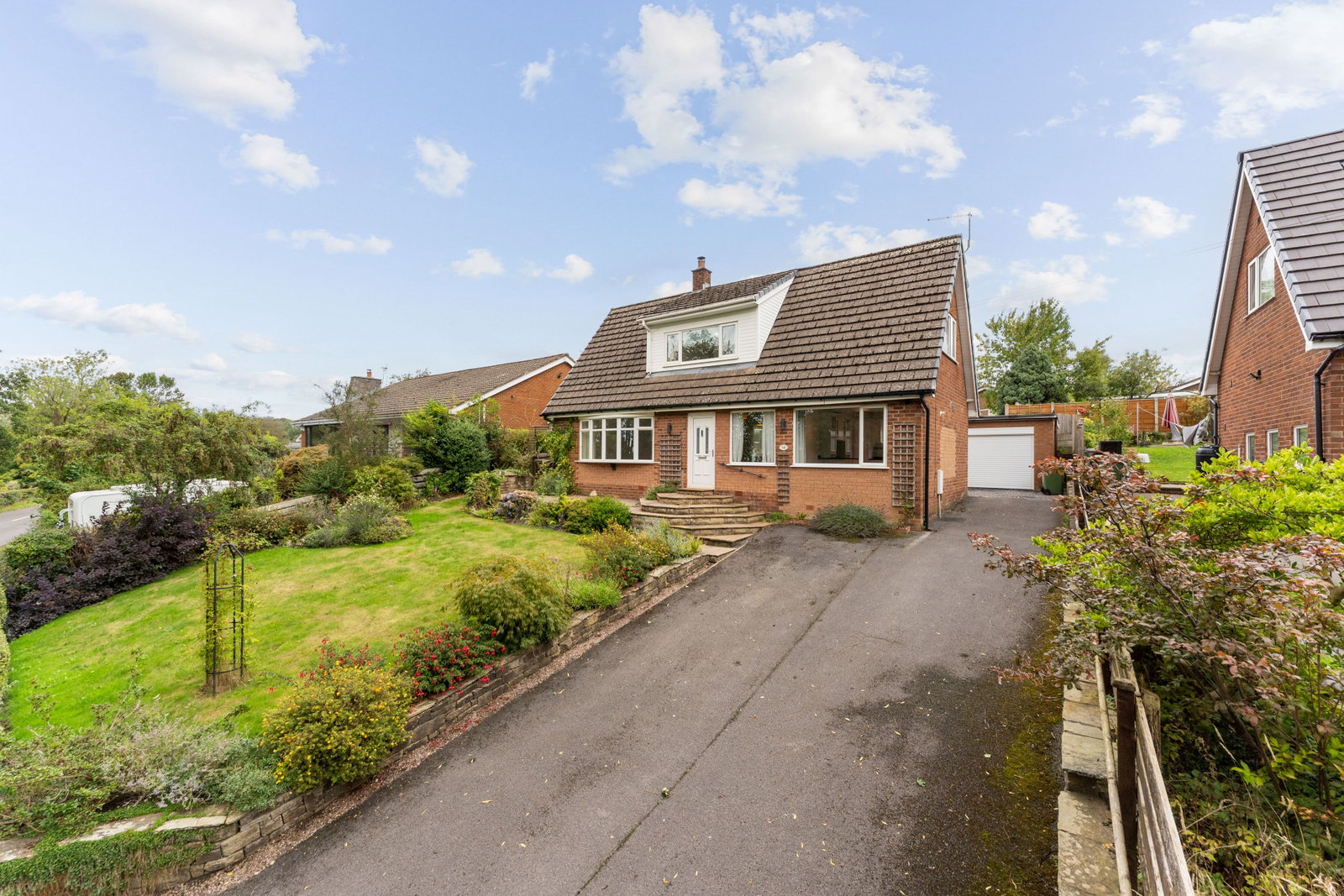 Detached House for rent in Macclesfield, Hall Lane, Sutton, 1345 m²