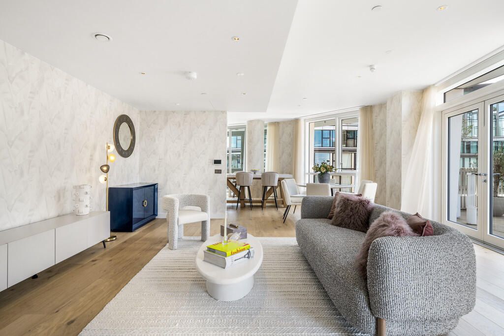 Apartment for rent in London, Wilshire House, Prospect Way, London, SW11, 1965 m²