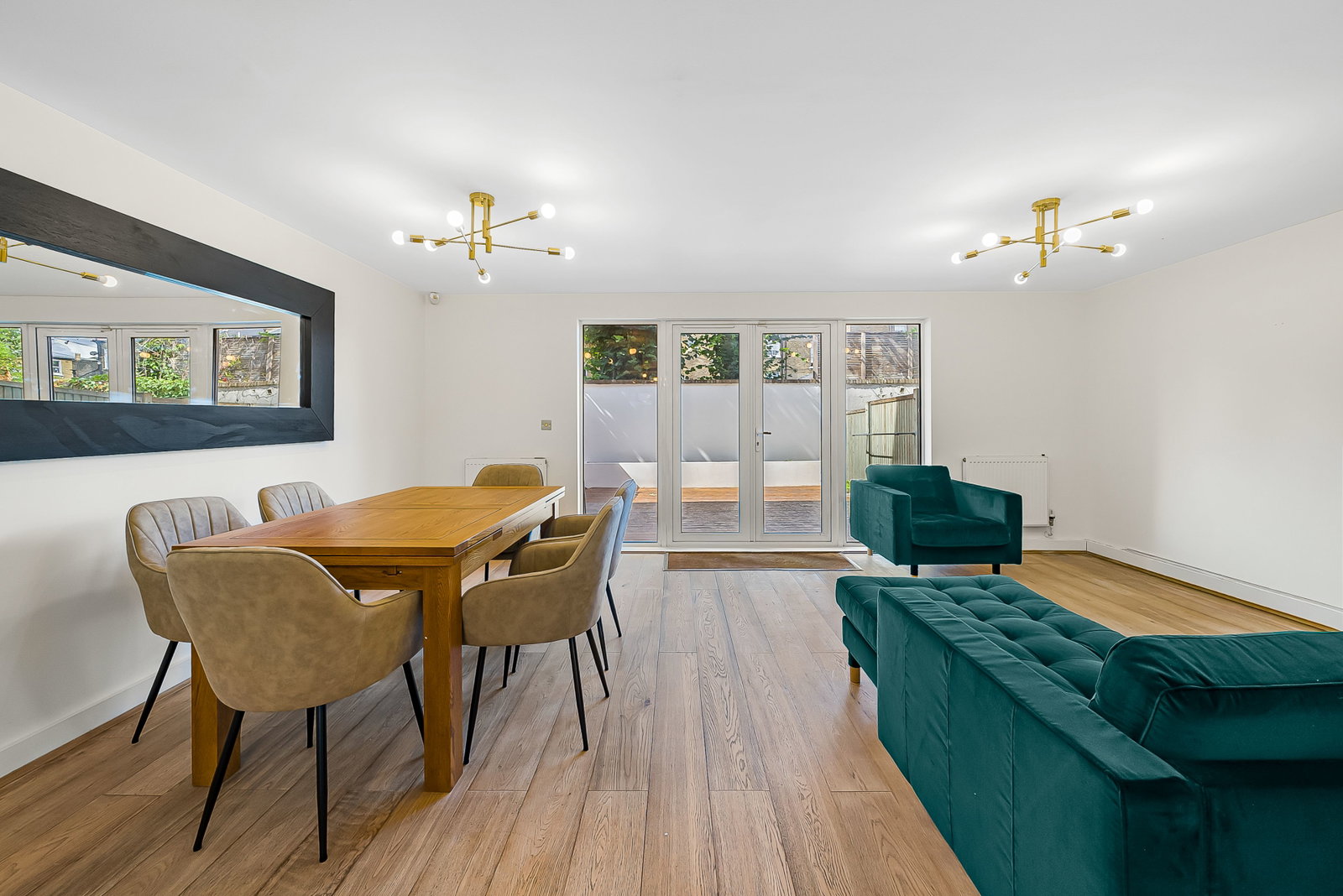 Terraced House for rent in London, Stane Grove, Clapham North, SW9 9AL, 1806 m²