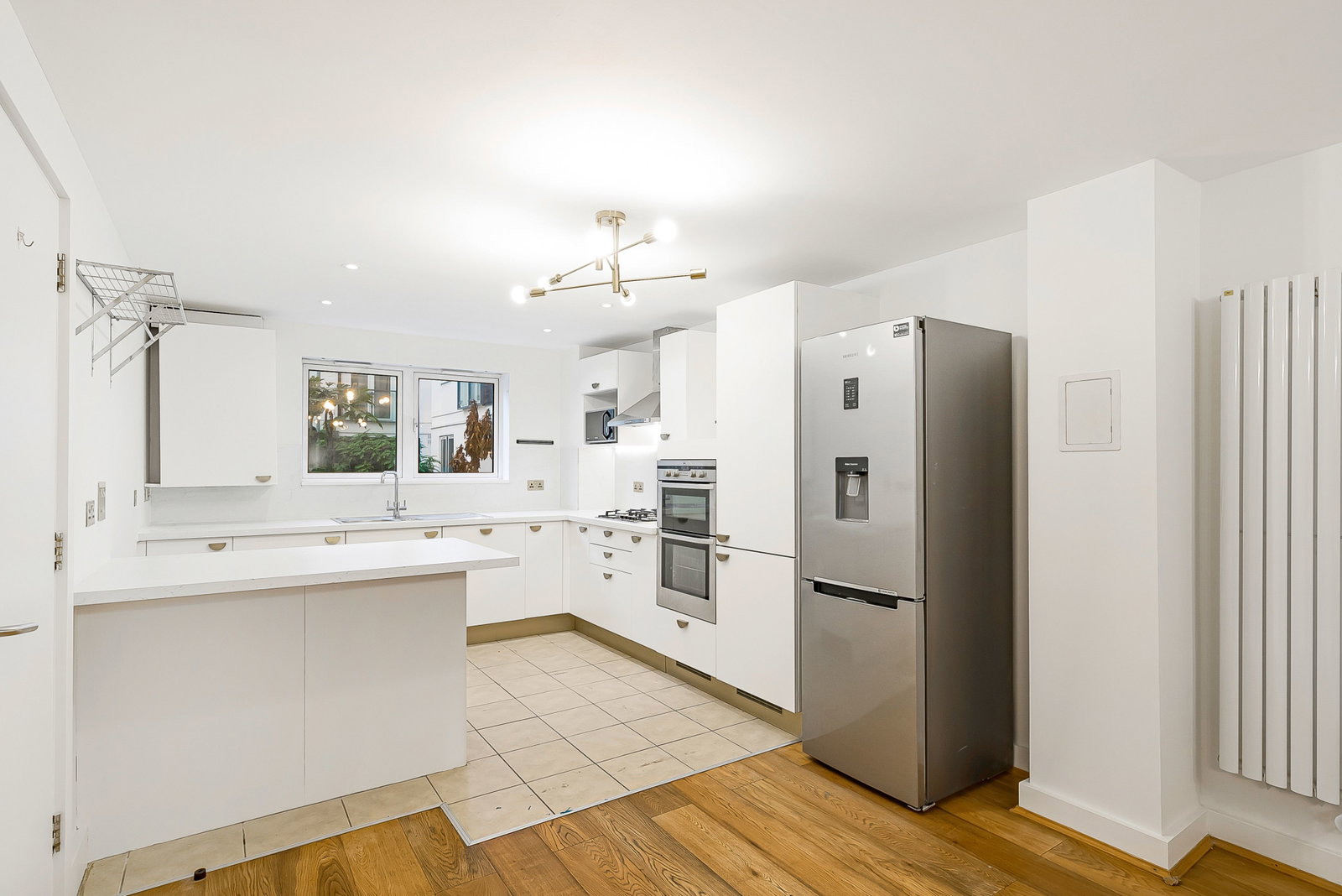 Terraced House for rent in London, Stane Grove, Clapham North, SW9 9AL, 1806 m²
