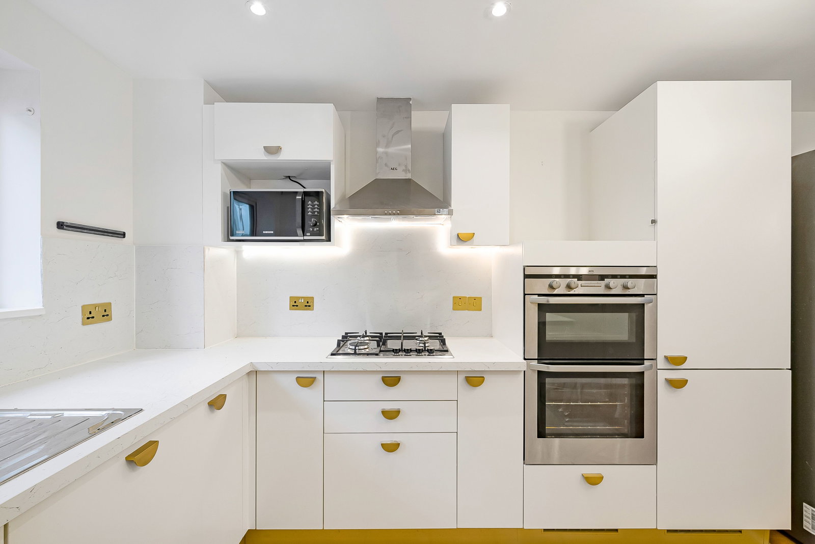Terraced House for rent in London, Stane Grove, Clapham North, SW9 9AL, 1806 m²