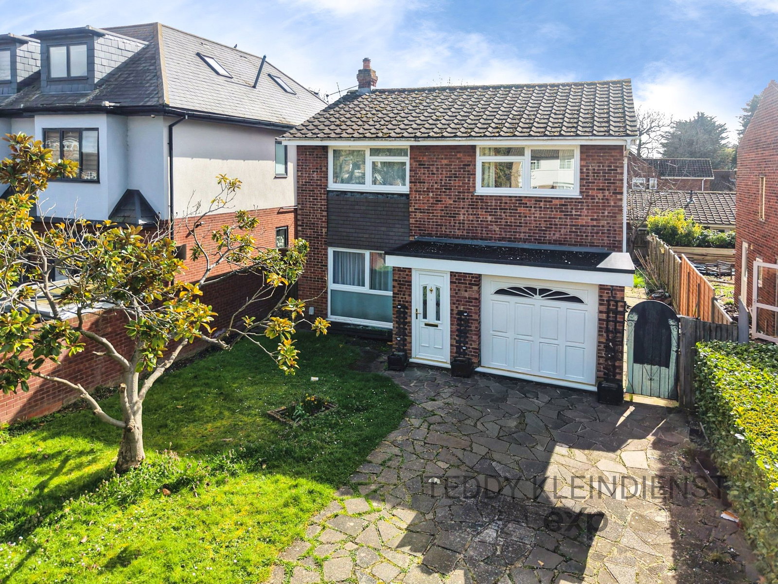 Detached House in Worcester Park