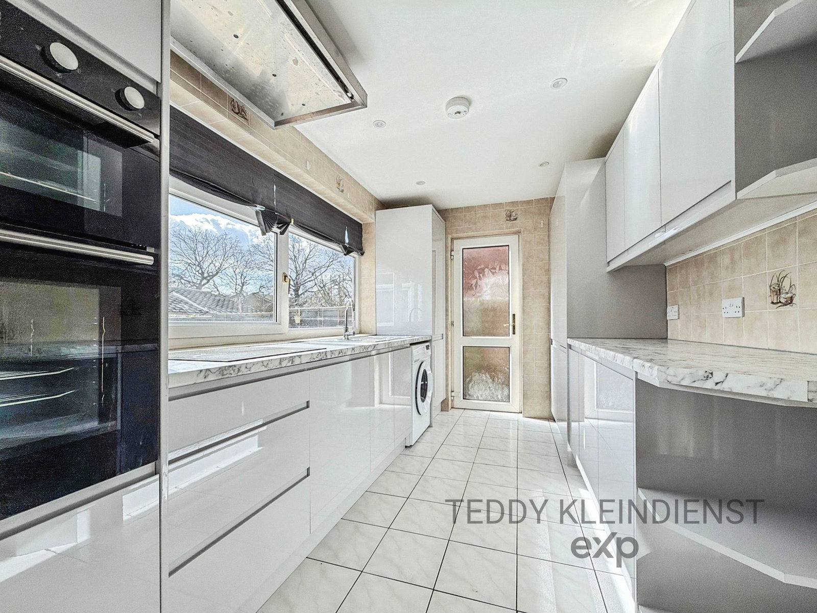 Detached House in Worcester Park