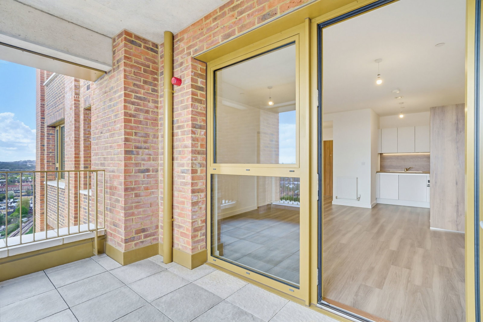 Apartment for rent in London, Vista Heights, ilderton Road, London, SE15, 472 m²