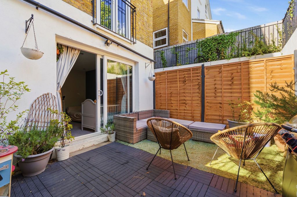 Flat for rent in Croydon, Windmill Road, Croydon, CR0 2XN, 683 m²