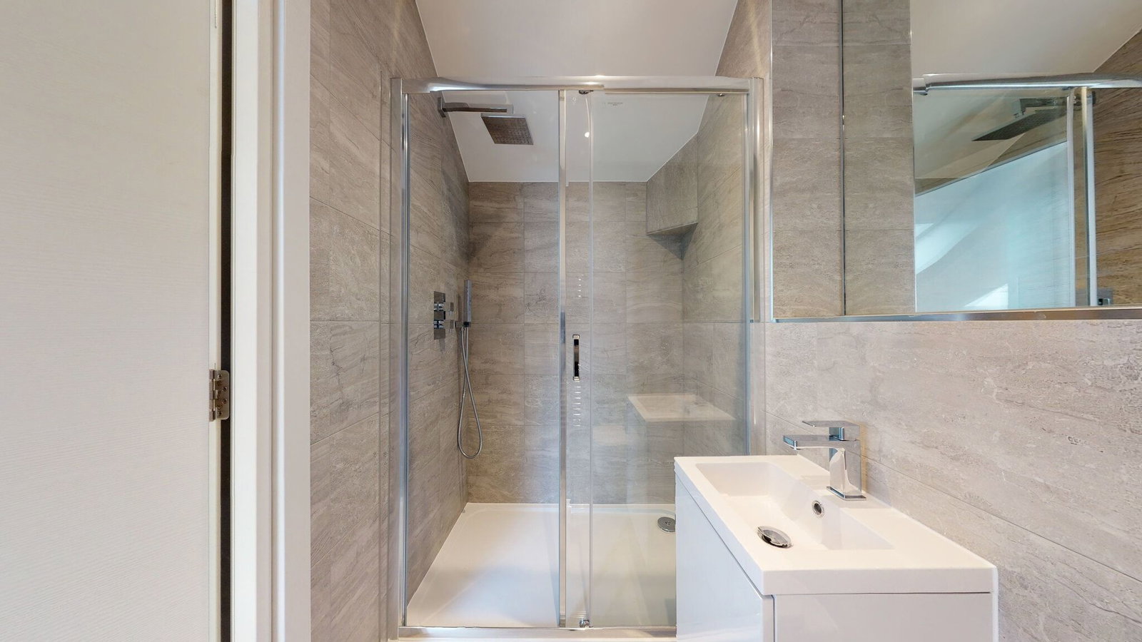 Apartment in Brentford