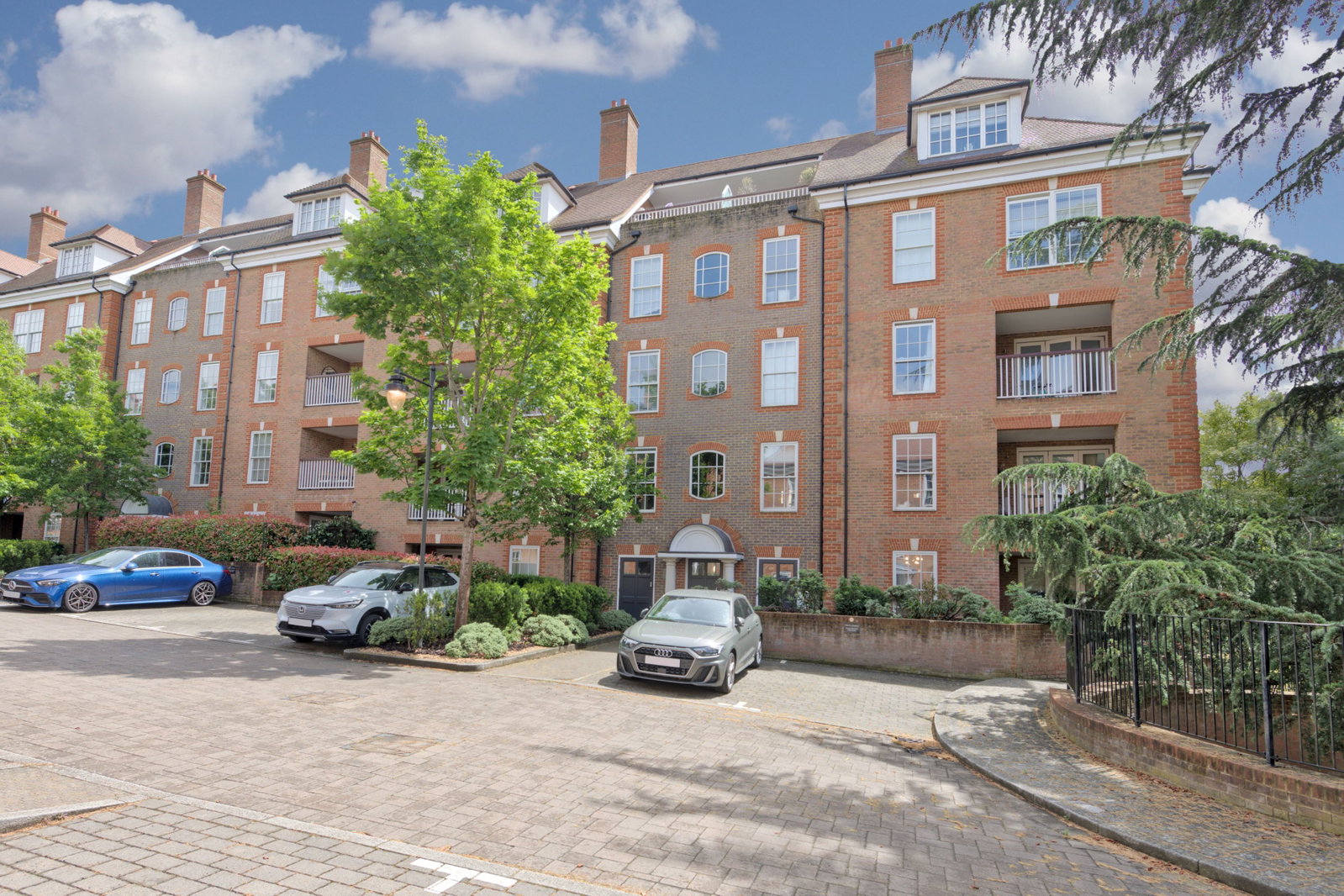 Ground Floor Flat in London