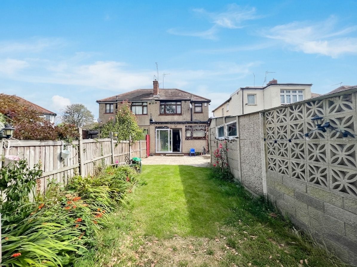 Semi Detached House in London