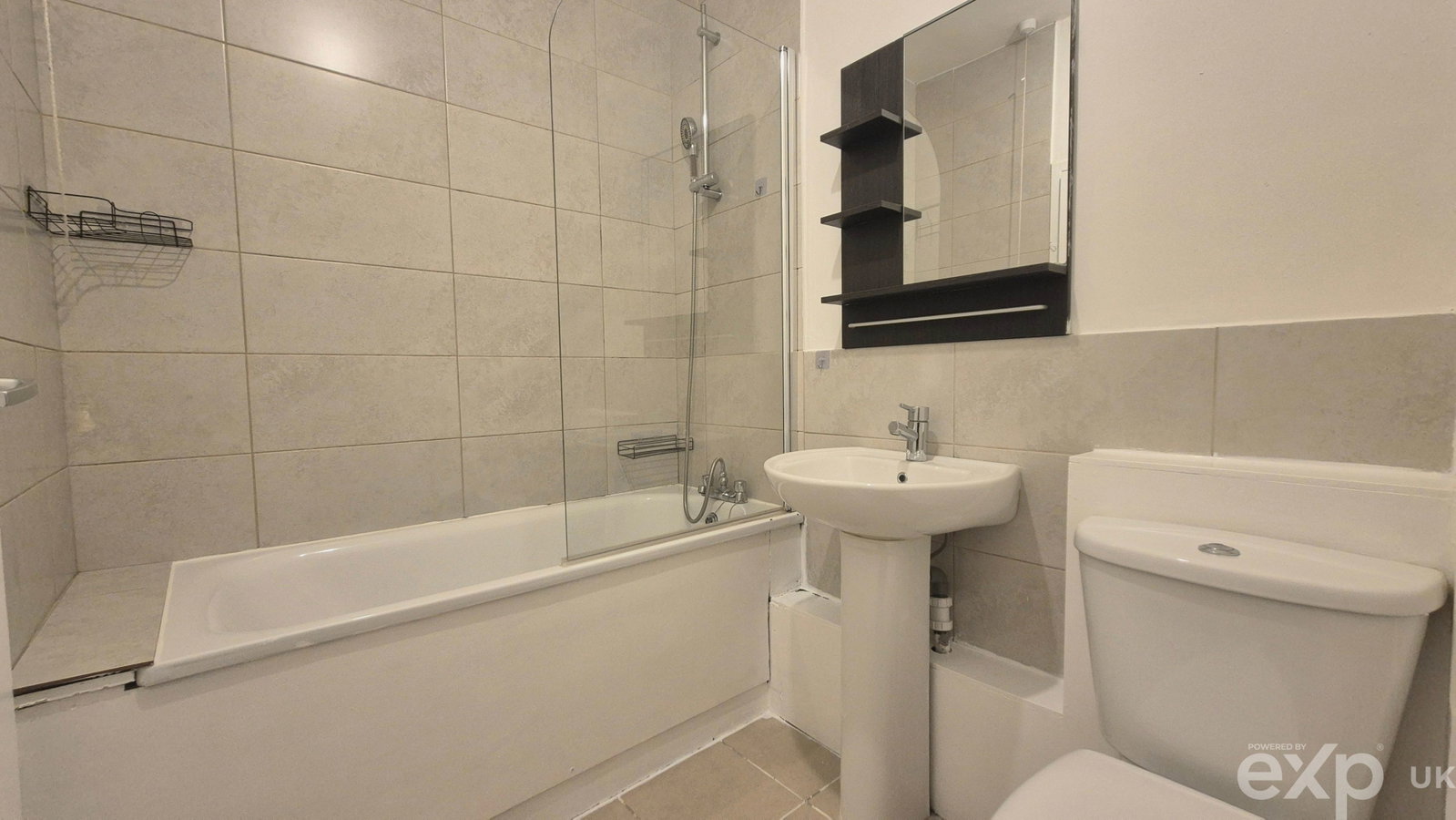 Flat for rent in Borehamwood, Shenley Road, Borehamwood, WD6, 657 m²