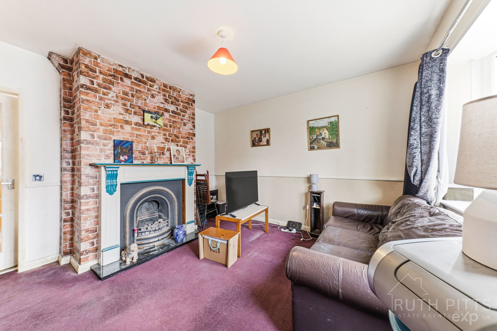 Semi Detached House in Normanton