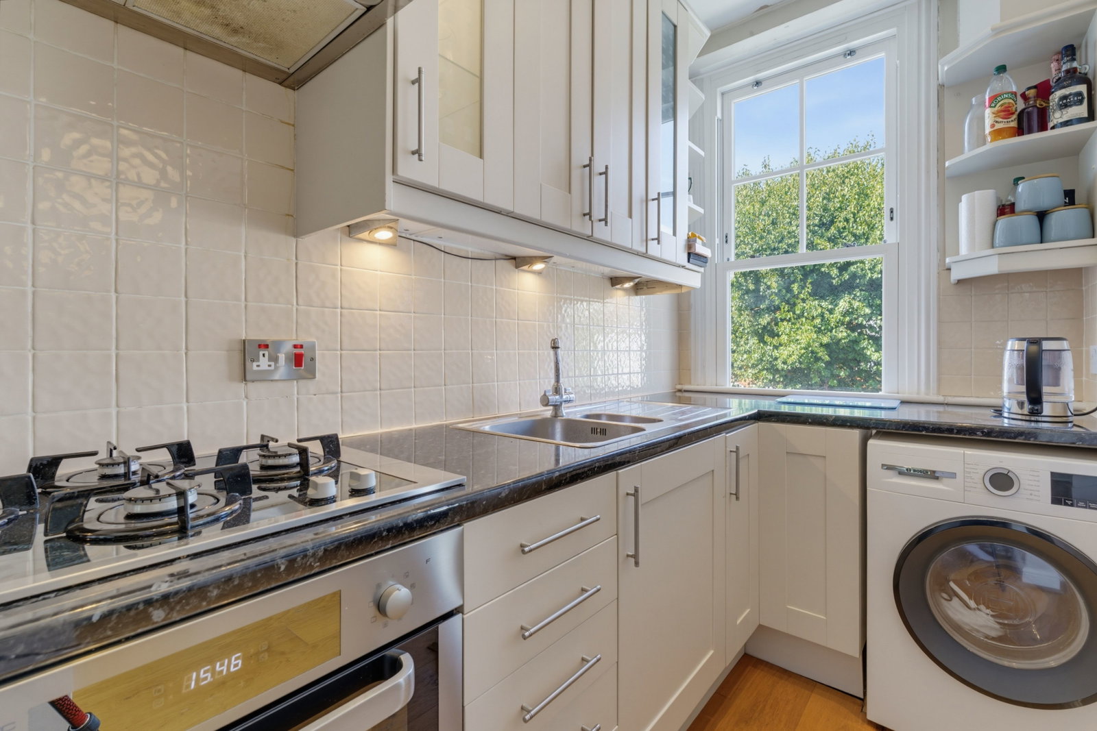 Flat for rent in London, Laitwood Road, Baham, SW12, 533 m²