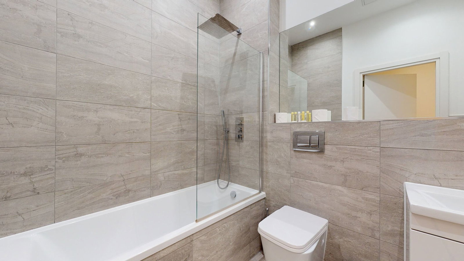 Apartment in Brentford