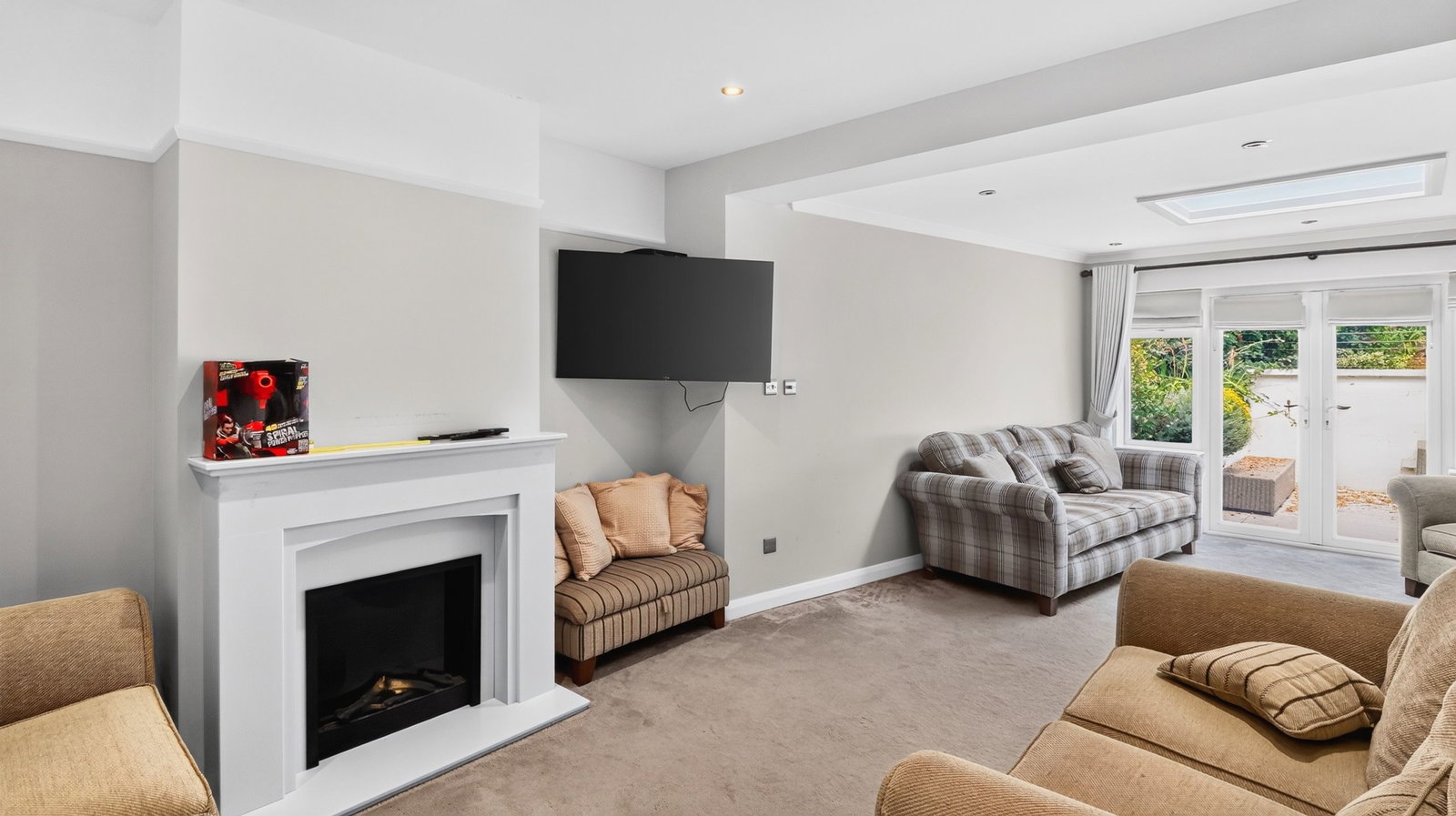 Semi Detached House in Purley