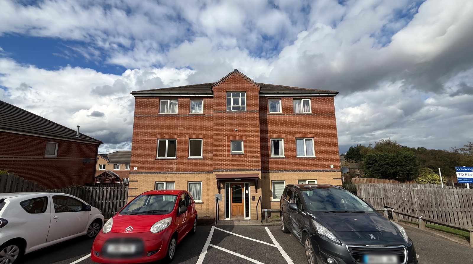 Apartment for rent in Sheffield, Manor Oaks Gardens, Sheffield, S2 5JY
