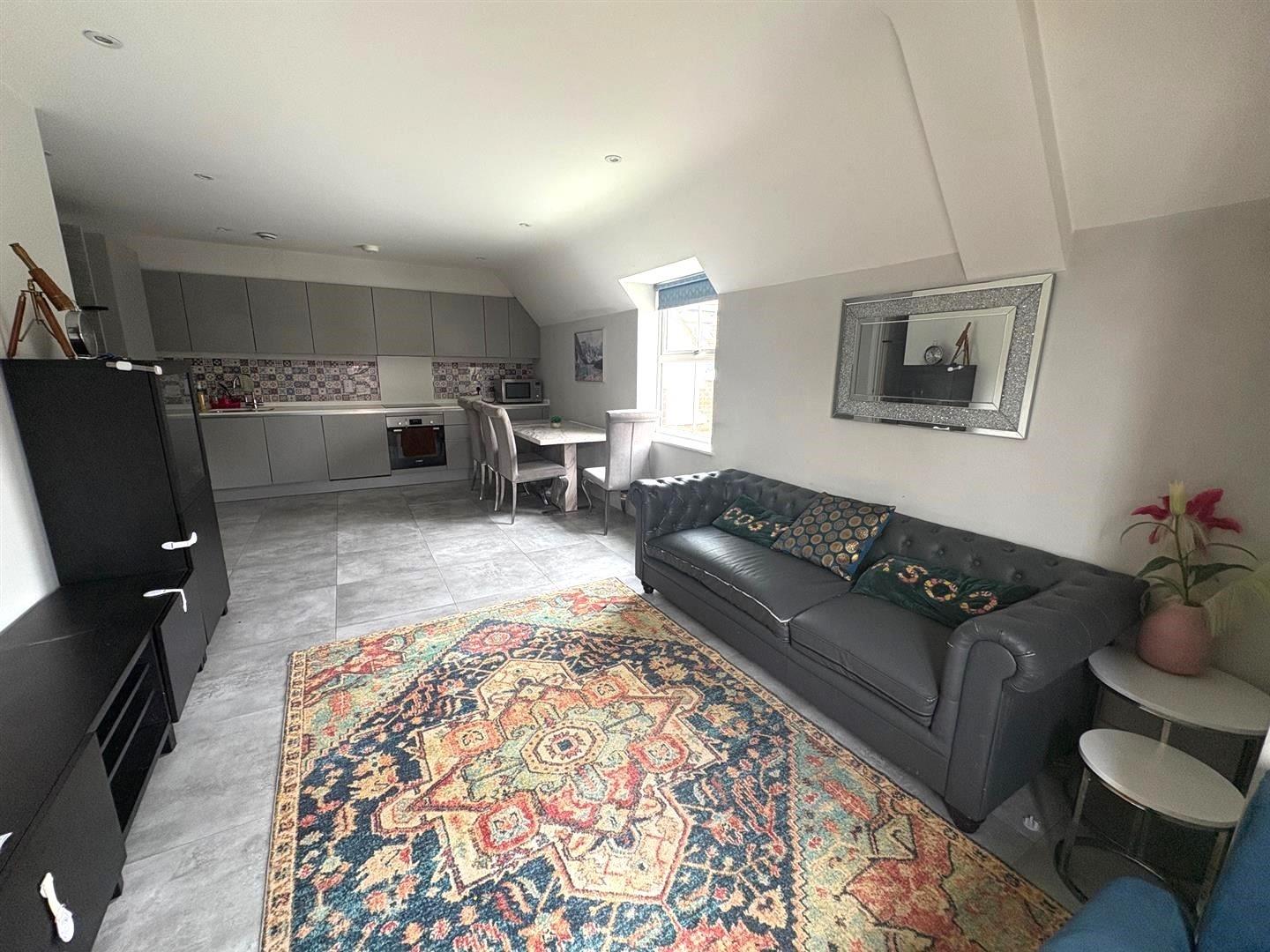 Flat in Bushey