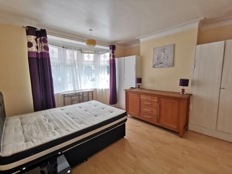 Flat Share in Edgware