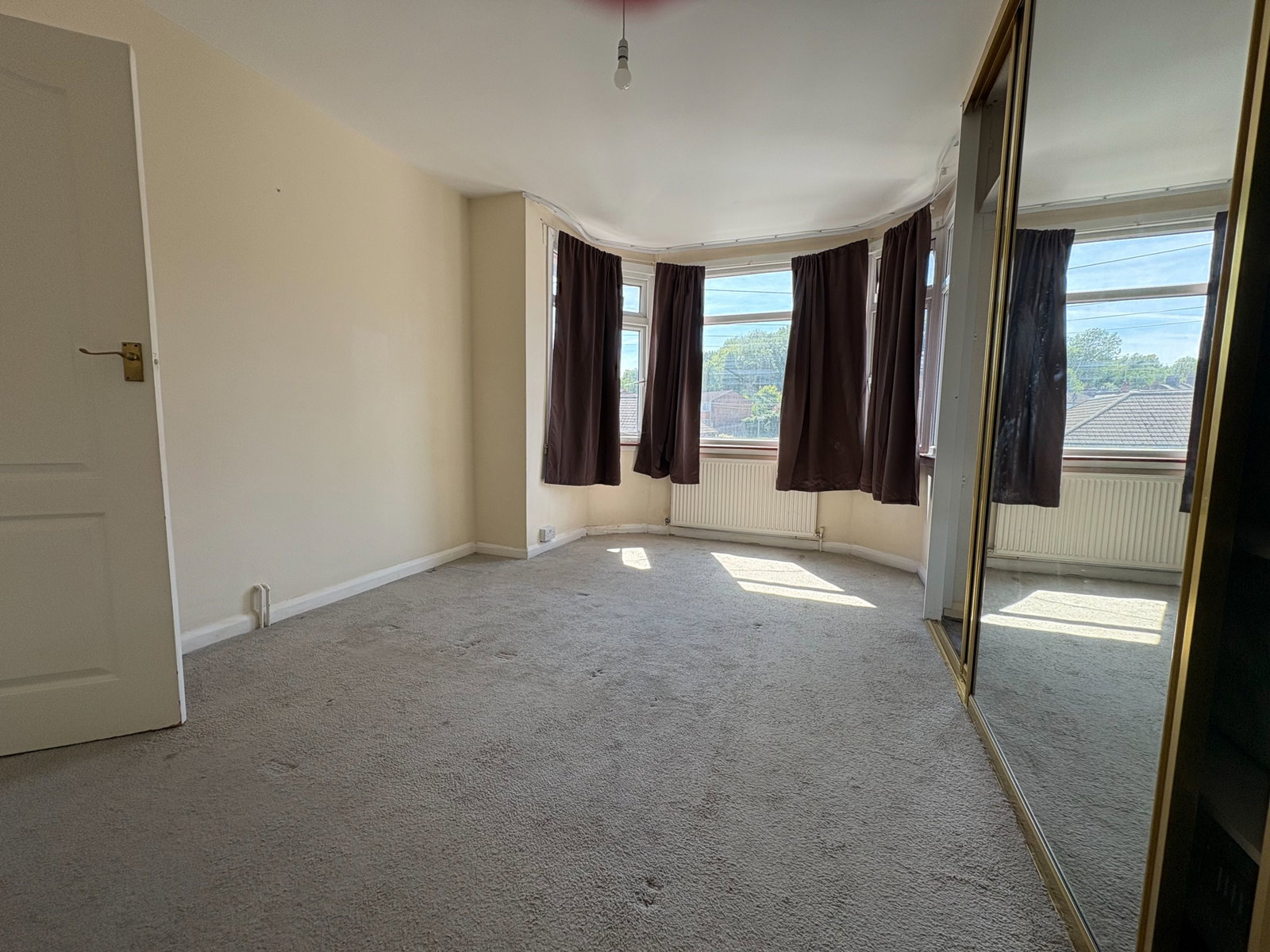 Detached House in Luton