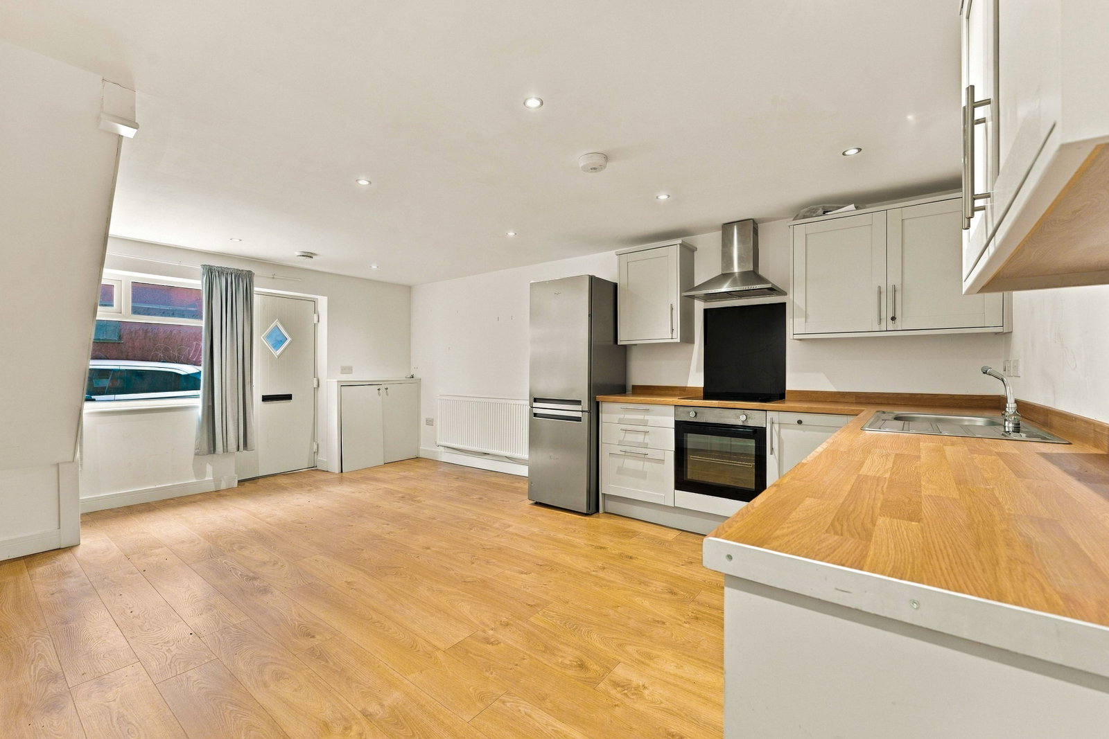 Terraced House for rent in Macclesfield, Cross Street, Macclesfield, 538 m²
