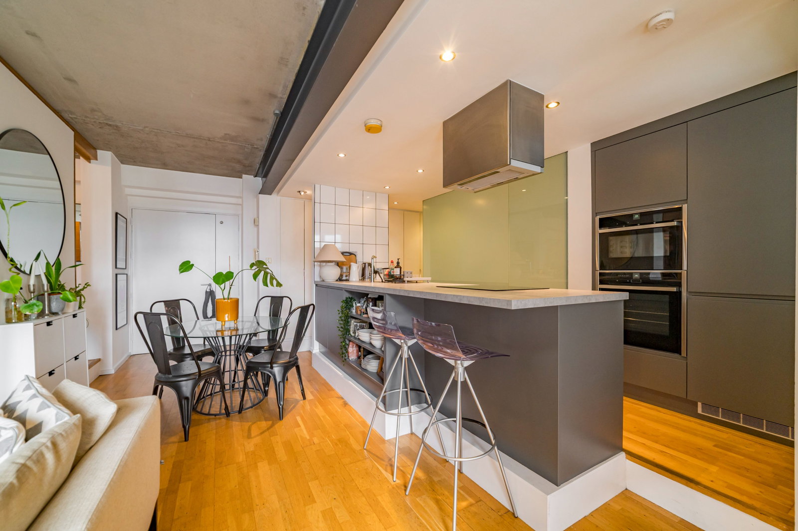 Apartment for rent in Manchester, The Box Works, 4 Worsley Street, Castlefield, Manchester, M15, 743 m²