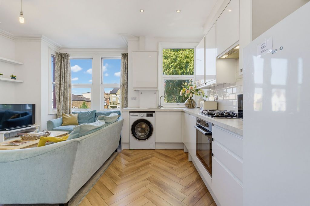 Flat in London 2