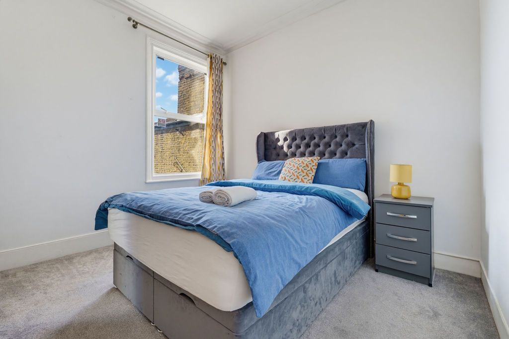 Flat in London 4