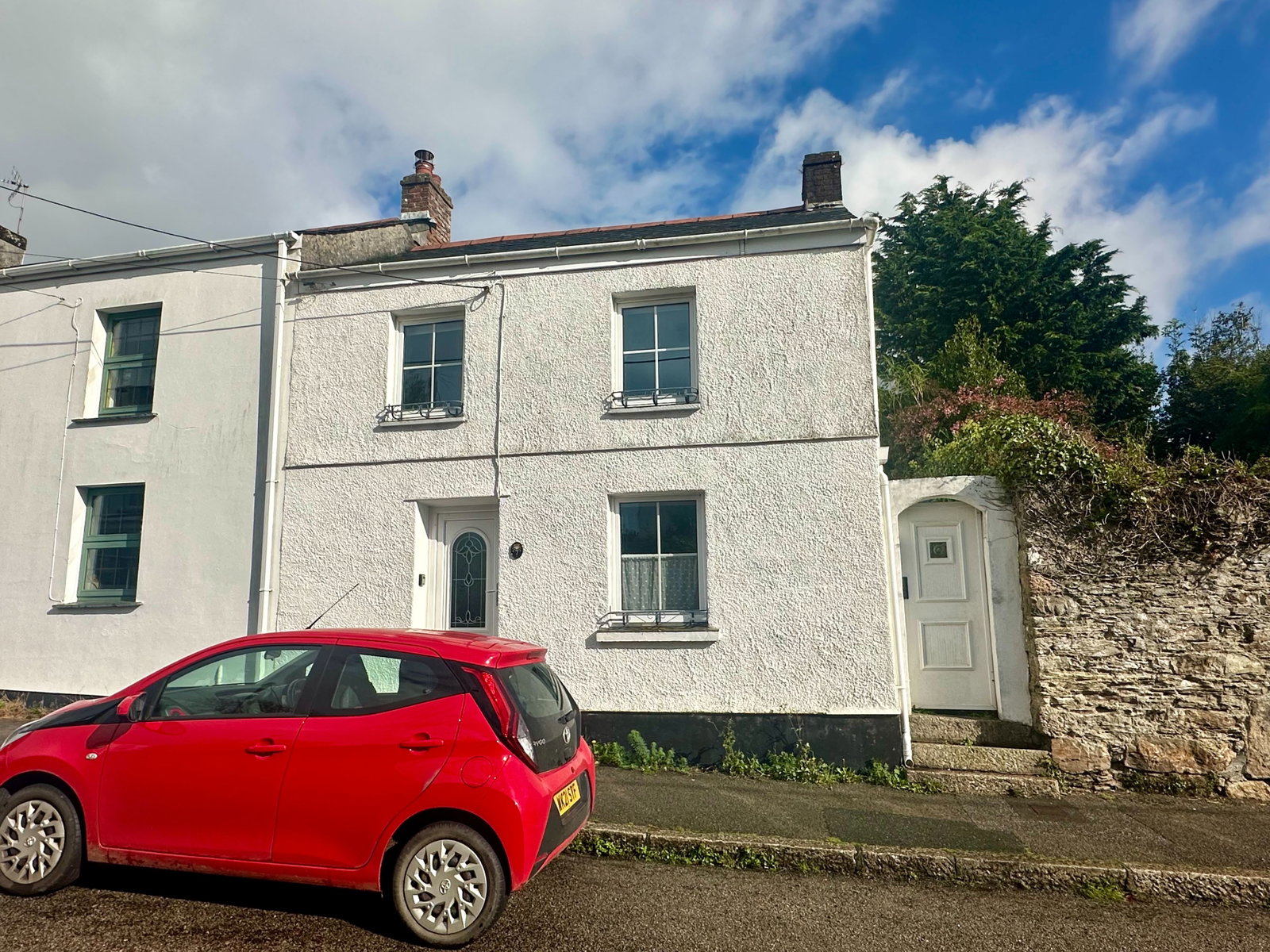 End Of Terrace House in Par