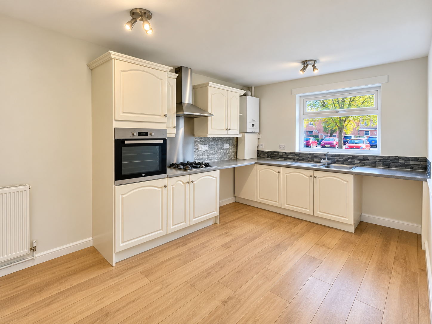 Semi Detached House for rent in Stockport, Lochmaddy Close, Hazel Grove, Stockport, SK7 6BA