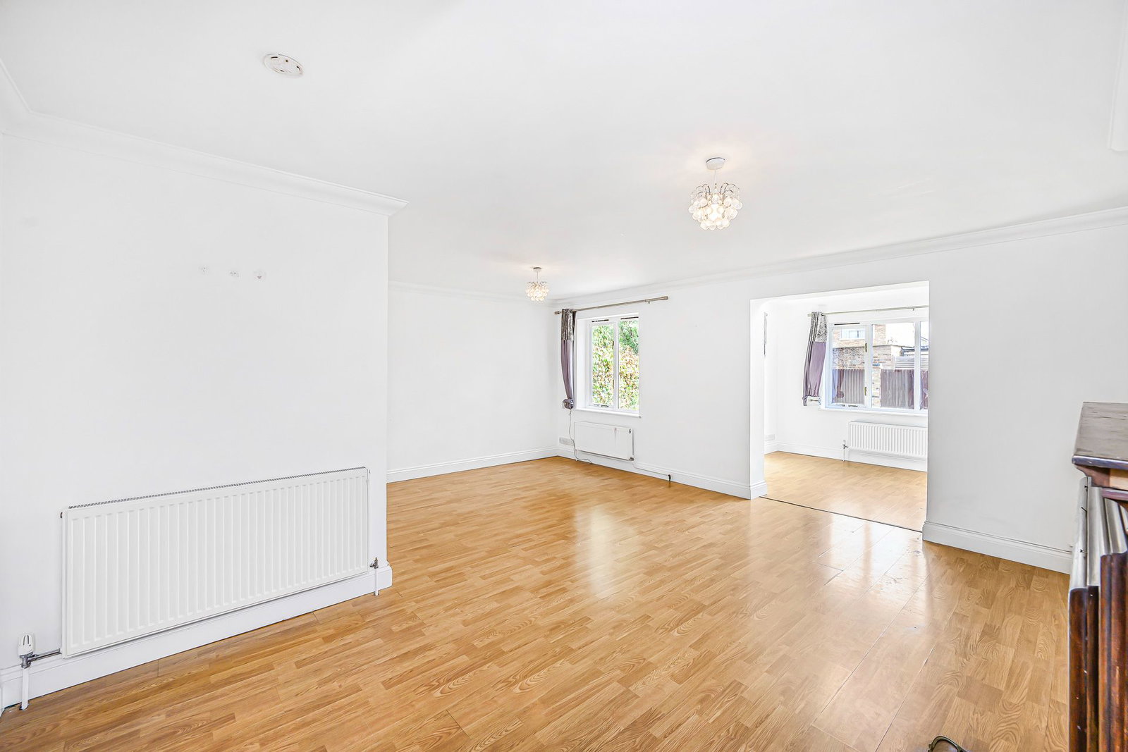 Semi Detached House in Waltham Cross