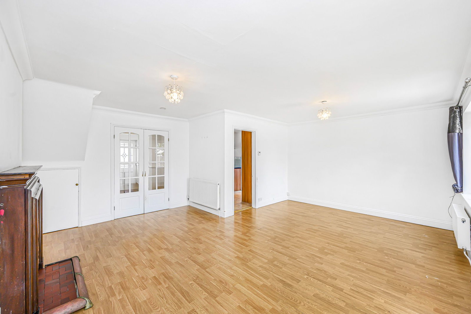 Semi Detached House in Waltham Cross